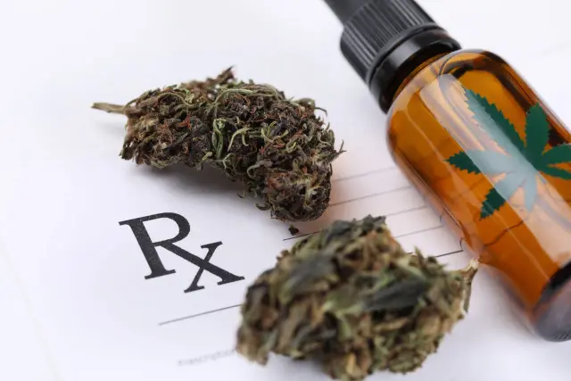 Susz konopny i buteleczka z kroplomierzem na receptę. Czy to THC?